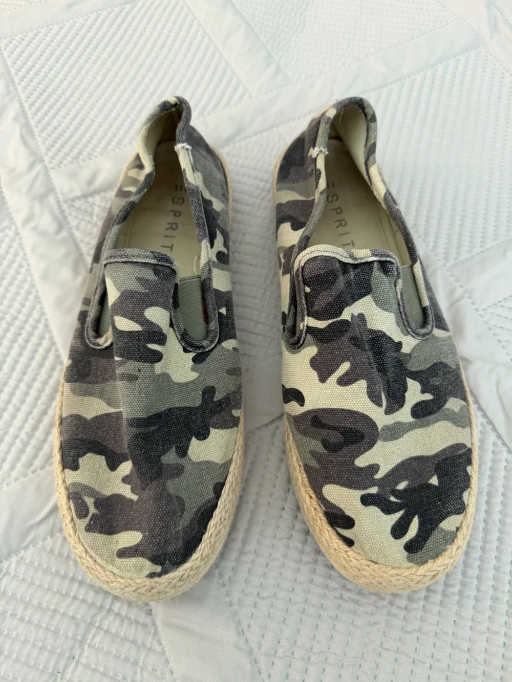 Esprit Green and Brown Camo Espadrille Slip-Ons Sz 9.5